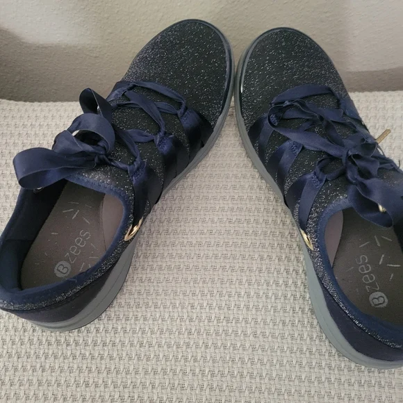 Bzees Women's Sparkle Navy Slipon Sneakers Sz 8.5 - Picture 9 of 12